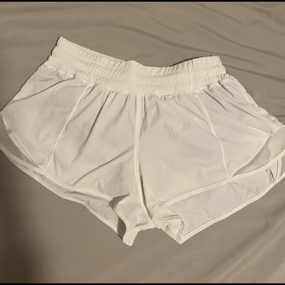 White Hotty hot lululemon shorts. Size 6. 2.5inch